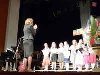 Prípravný detský zbor diriguje Eva Karhútová