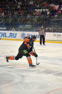 Tomáš Netík strieľa švihom