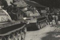 Detail na inváznu kolónu tankov v prešovských uliciach (ÚPN)