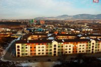 V priestoroch Starej tehelne  objavili vedci najväčšie hniezdisko bociana v strednej Európe. (Foto zachytáva pusté ulice v čase kŕmenia.)