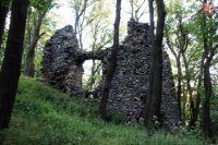 Prvé prístupné zrúcaniny po ceste z Bukovej