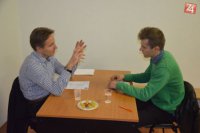 Peter Virsík - managing director adidas Group Central East Europe  počas rande so študentom Adamom