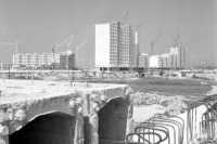 9. september 1980. Bytová výstavba bratislavskej mestskej časti Petržalka. Výstavba Petržalky, ktorá sa začala v roku 1973 je rozdelená na 3 časti - Háj, Lúky a Dvory. Zábery z výstavby sídliska Lúky. FOTO - Peter Šimončík.