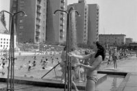 A cez prázdniny šup na kúpalisko, napríklad na Defín do Ružovej doliny.