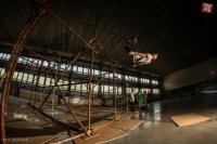 Ďalšie popieranie gravitácie mladým skokanom