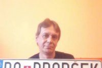 Netradičná ŠPZ-tka pre 15 metrov dlhý autobus.