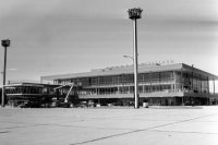 Na snímke z 27.8.1970 nová budova letiska. Autor: Viliam Přibyl.