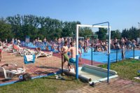 Na kúpalisko prišlo približne 25 000 ľudí, medzi nimi aj hostia z Anglicka, Nemecka či Bieloruska.