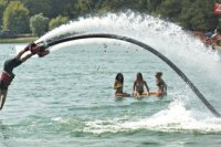 Flyboarding si môžte vyskúšať na Zlatých pieskoch