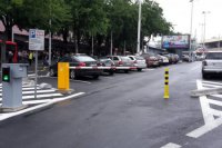 Nové parkovisko bolo výrazne zúžené.