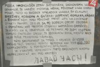 „Davaj časy” (Daj hodinky). Plagát vo výklade ironizujúci ZSSR a kradnúcich sovietskych vojakov.