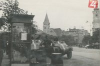 Obrnená technika na Námestí SNP v Bratislave.