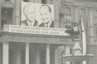 Výzdoba fasády budovy Slovenského národného divadla a fontány.