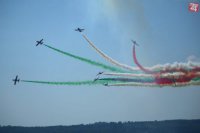 Na snímke predstavenie talianskej akrobatickej letky Frecce Tricolori počas Medzinárodných leteckých dní SIAF 2015 na leteckej základni Sliač 29. augusta 2015.