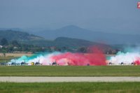 Na snímke štart talianskej akrobatickej letky Frecce Tricolori počas druhého dňa Medzinárodných leteckých dní SIAF 2015 na leteckej základni Sliač 30. augusta 2015.