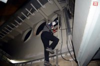 Na snímke pohľad na chodby v konštrukcii Mosta Apollo.