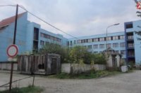 Takto aktuálne vyzerá chátrajúci stomatologický pavilón na Sídlisku III...