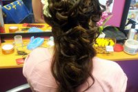 Aj tieto účesy si prešovské nevesty pochvaľujú a absolvujú v nich svoj veľký deň.