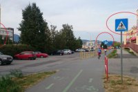 Kuriozita na Sekčove. Informácie o priechode pre cyklistov tam môžete vidieť až trojmo.