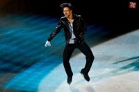 Ivan Righini v zostave na hudbu Michaela Jacksona.