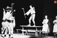 Po prvýkrát v takmer 80-ročnej histórii SND sa 29. decembra 1996 uskutočnila v Divadle Pavla Orságha Hviezdoslava 500. repríza úspešnej spevohry Na skle maľované. Leopold Haverl ako rozprávač odohral všetkých 500 predstavení.