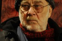 Leopold Haverl počas tlačovej konferencie po generálnej skúške divadelnej hry s názvom "Rozbitý džbán".