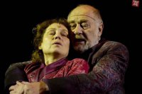 Z premiéry muzikálu Kabaret.