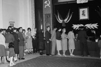 12. júna 1960 v Kysuckom Novom Meste - zamestnanci Závodu presného strojárenstva vo volebnej miestnosti počas volieb do Národného zhromaždenia a Slovenskej Národnej rady.