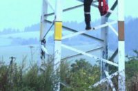 V Žiline na sídlisku Solinky vyliezol 25.augusta 2002 bezdomovec na stĺp vysokého napätia. Požiarnika dokonca presvedčil, aby mu vyniesol cigarety na stožiar.