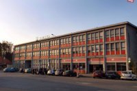 4.11.2008 – Slovenka pre dlhodobo nepriaznivý vývoj v textilnom priemysle v Európe, zapríčinený najmä dovozom lacných čínskych výrobkov, rušila časť nerentabilnej výroby.