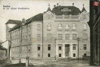 Najstaršia známa fotografia tesne pred dokončením školy