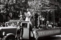 Na archívnej snímke oslavy 1. mája v Bratislave v roku 1946.