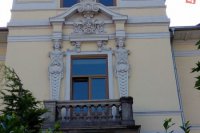 Fasáda Cesnakovej vily, ulica Janka Kráľa č. 11