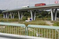 Most, ktorým sa schádza do Prešova je ukončený semaforom, ktorý má byť do jedného roka odstránený.