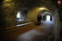 Na snímke Zdenko Petrásek, koordinátor prác na hrade v zrekonštruovanej časti hradu.