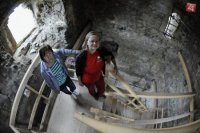 Na snímke výstup v hradnej veže na novú vyhliadku.