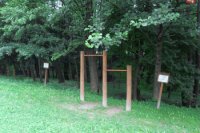 cvičebné pomôcky pri parku na Rudohorskej