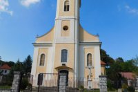 Miestny kostolík zasvätený Narodeniu Panny Márie