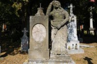 Staré hroby na miestnom cintoríne