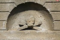 Zvláštna výzdoba hrobov