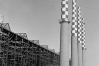 Na archívnej snímke z 9. novembra 1962 pri Košiciach stavba studenej valcovne VSŽ.