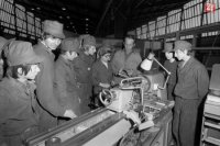 Východoslovenské železiarne v Košiciach vychovávajú mladý kvalifikovaných robotnícky dorast v Strednom odbornom učilišti hutníckom J.A. Gagarina.