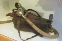 ...maska patrí k tomuto dýchaciemu mechu. V období konca 18. storočia to bol výnimočný prostriedok.