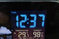 Čitateľka Zuzana namerala v byte 29,7°C, vonku jej teplomer ukazoval 37,9°C.