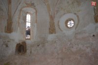 Osádzanie okna na kaplnke