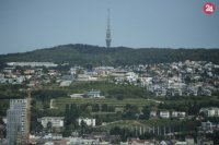 Na snímke pohľad na Televíznu vežu na Kamzíku a časť mestskej časti Nové Mesto - Kolibu.