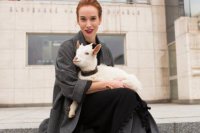 Herečka Tatiana Pauhofová dokáže byť očarujúca aj so živou kozou v náručí