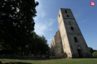 Obnovená veža kostola sv. Kataríny Alexandrijskej pri Dechticiach