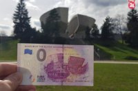 Bystrická dominanta bola vybraná, aby sa ako prvá spomedzi slovenských kultúrnych a historických pamiatok zobrazila na bankovke. Ale nie na hocijakej.