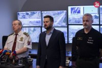 zástupca riaditeľa Krajského dopravného inšpektorátu Tibor Sekula, primátor Matúš Vallo a riaditeľ operačného strediska odboru KR PZ Viktor Tuma